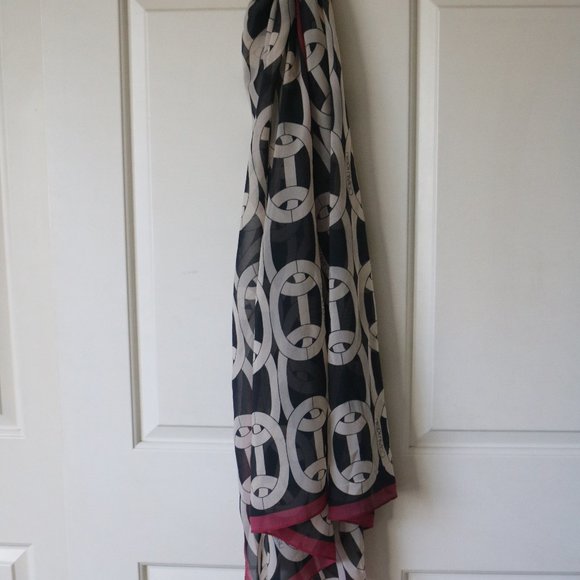 NWOT Calvin Klein Scarf - Picture 1 of 2